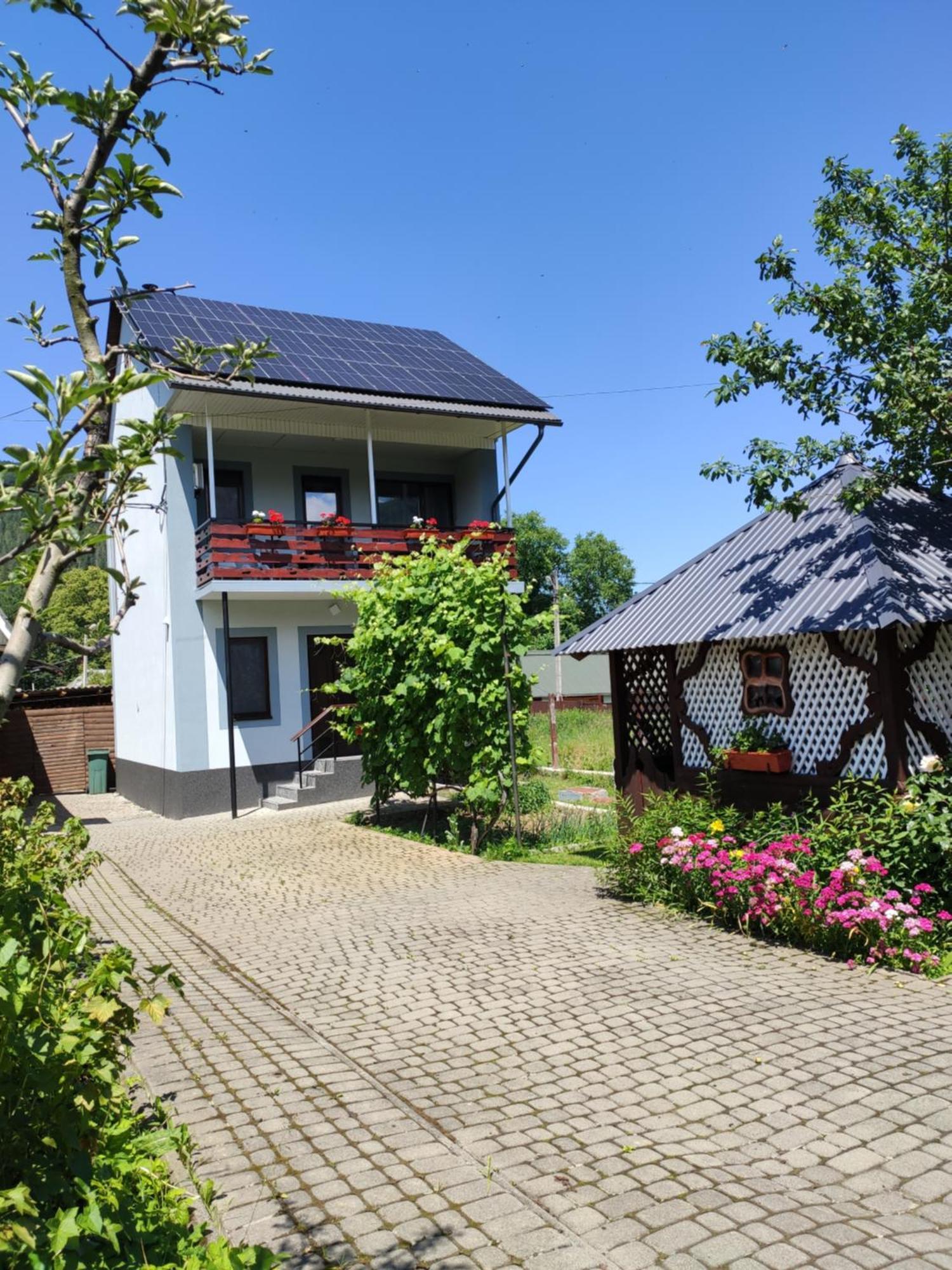 "У Пасічника" Котедж Для Сім'Ї Yaremche Exterior photo